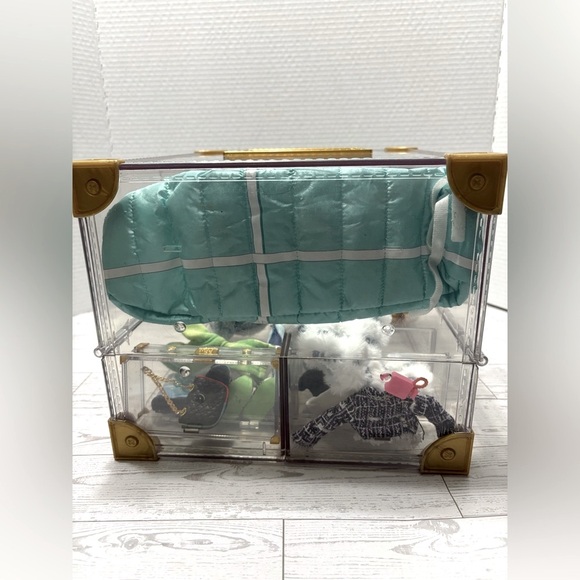 Rainbow High Fashion Dolls Closet with Clothes and Accessories - Picture 15 of 16